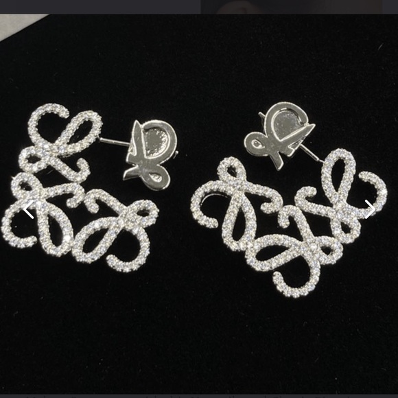 NWOT Loewe White Gold Hoop Adorned with Cubic Zicornia Earrings - Picture 2 of 3